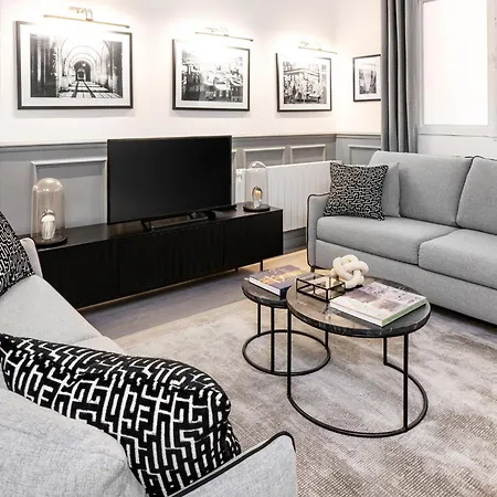 Livinparis - Luxury A/c 4 Bedrooms Auteuil Eiffel Tower Apartment Paris